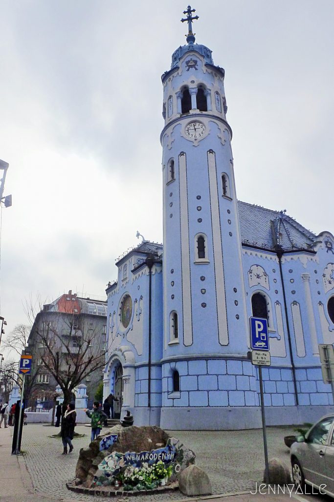 bratislava slovaquie eglise bleue